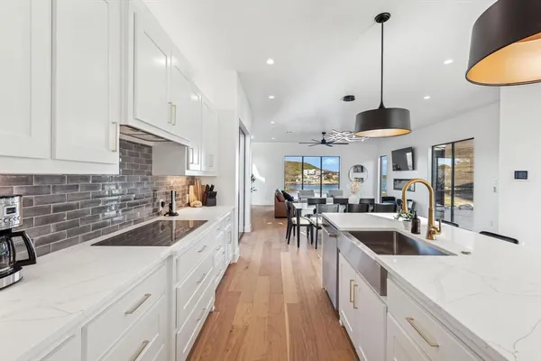 $1,500,000 | 3 Breakwater Bend, Graford, TX 76449