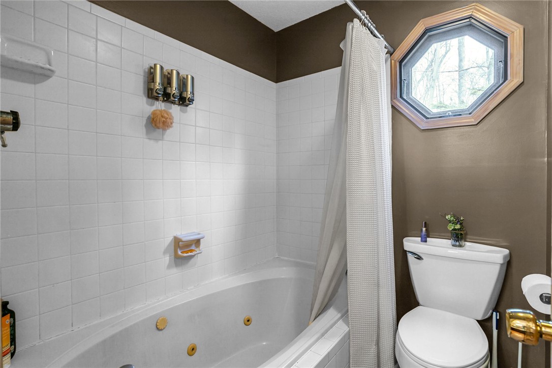 130 Greenbrier Road Salem, SC 29676 - Photo 43 of 48 This bathroom features a soaking tub, perfect for unwinding after a long day.