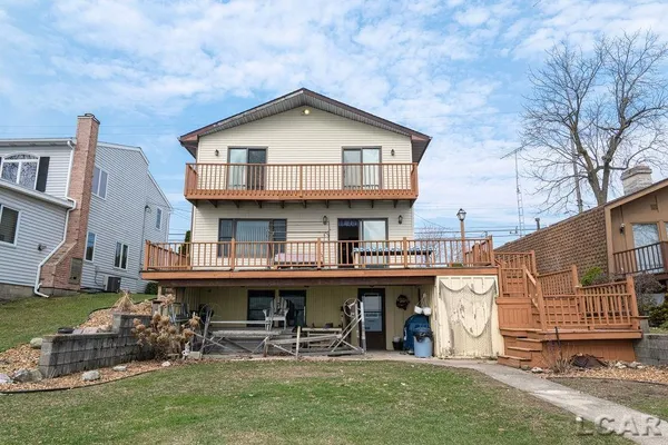 $895,000 | 9900 Devils Lake Highway, Manitou Beach, MI 49253