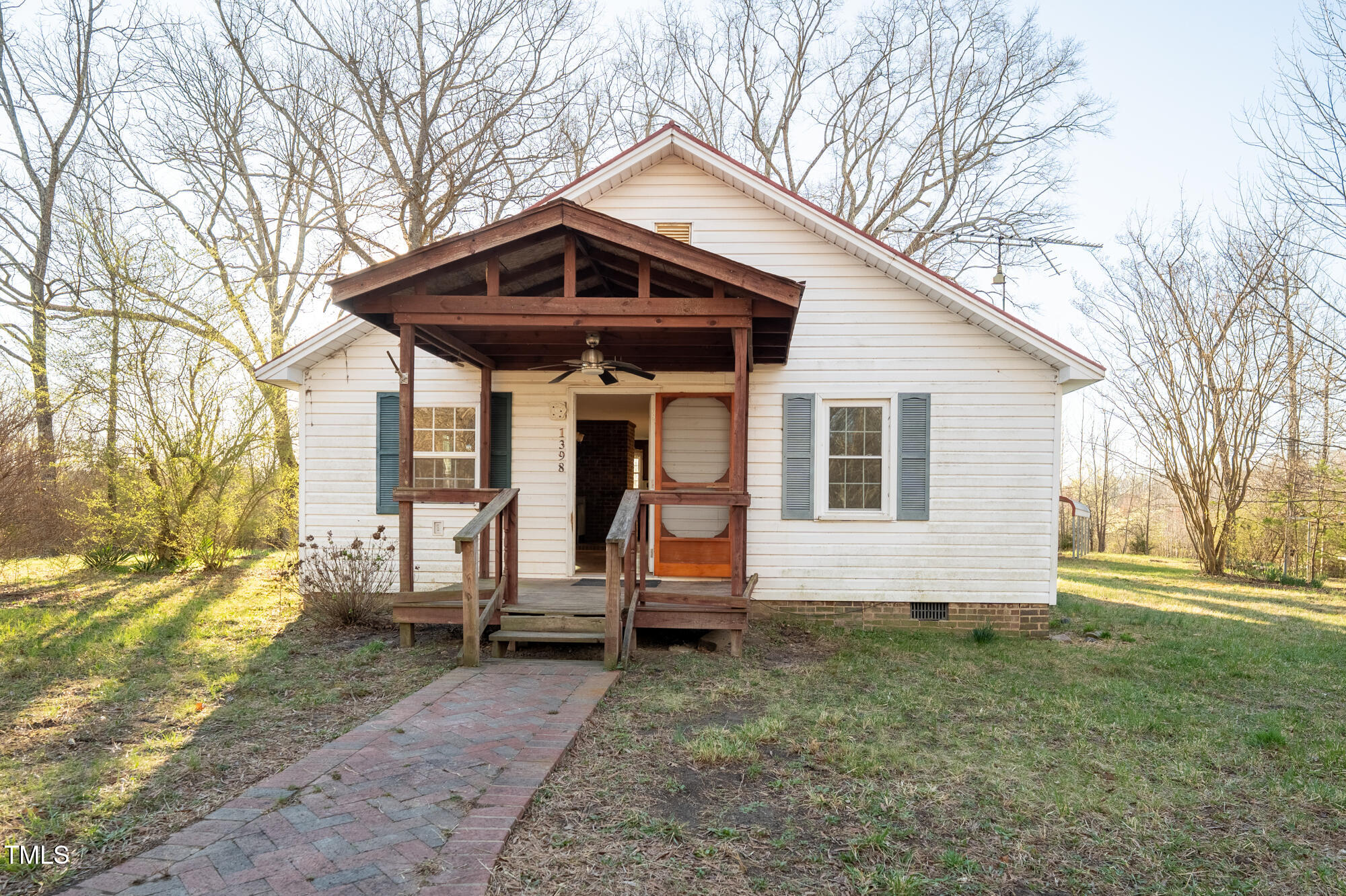 1398 Baynes Road Burlington, NC 27217 - Photo 2 of 21 2 A7404153-HDR-2
