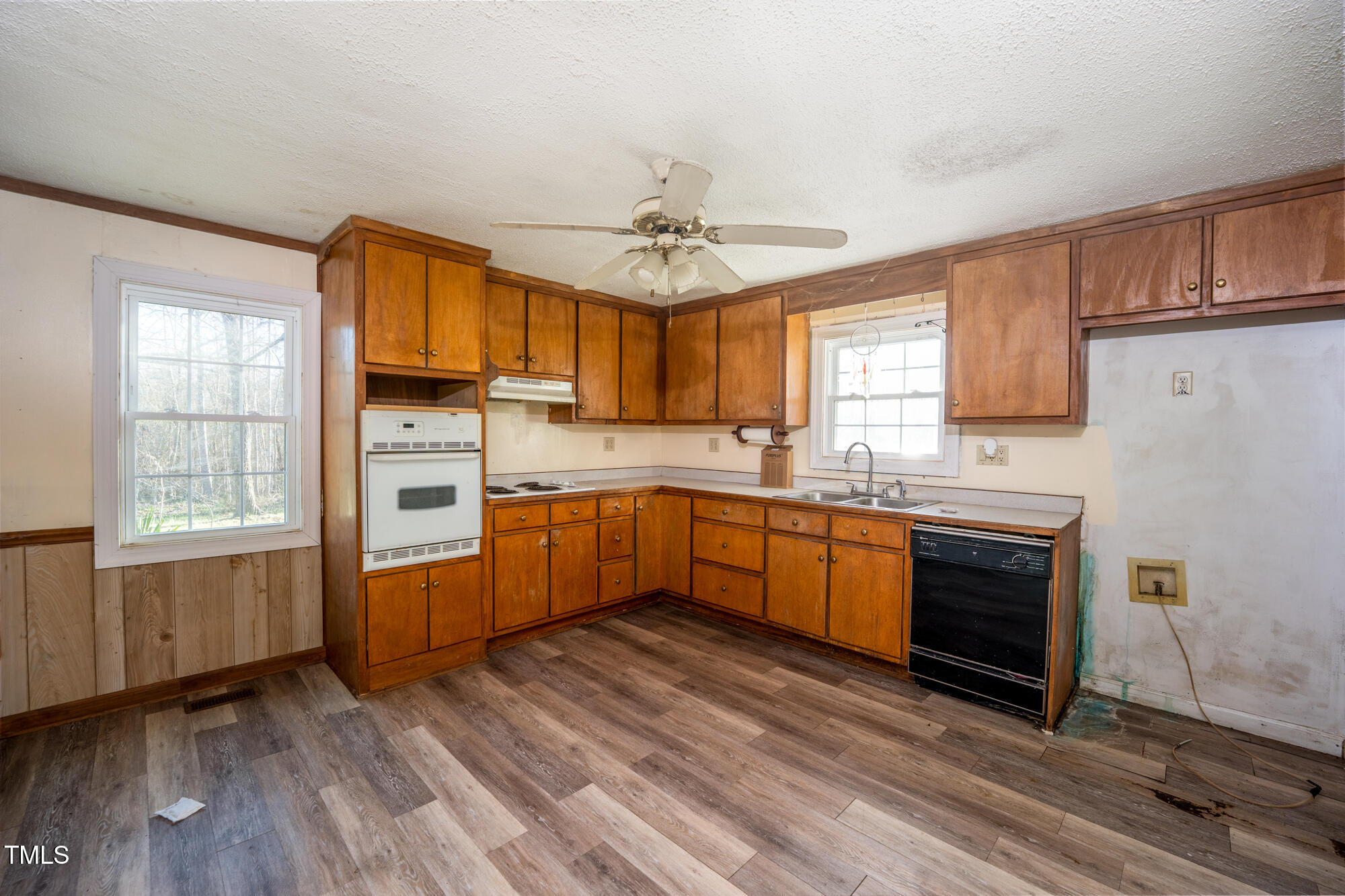 1398 Baynes Road Burlington, NC 27217 - Photo 7 of 21 7 A7404200-HDR-Edit