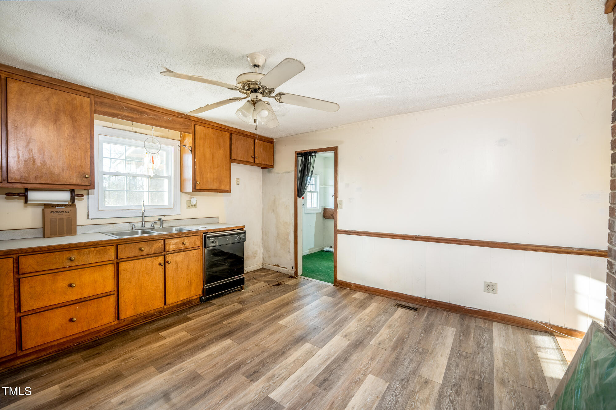 1398 Baynes Road Burlington, NC 27217 - Photo 8 of 21 8 A7404206-HDR-Edit