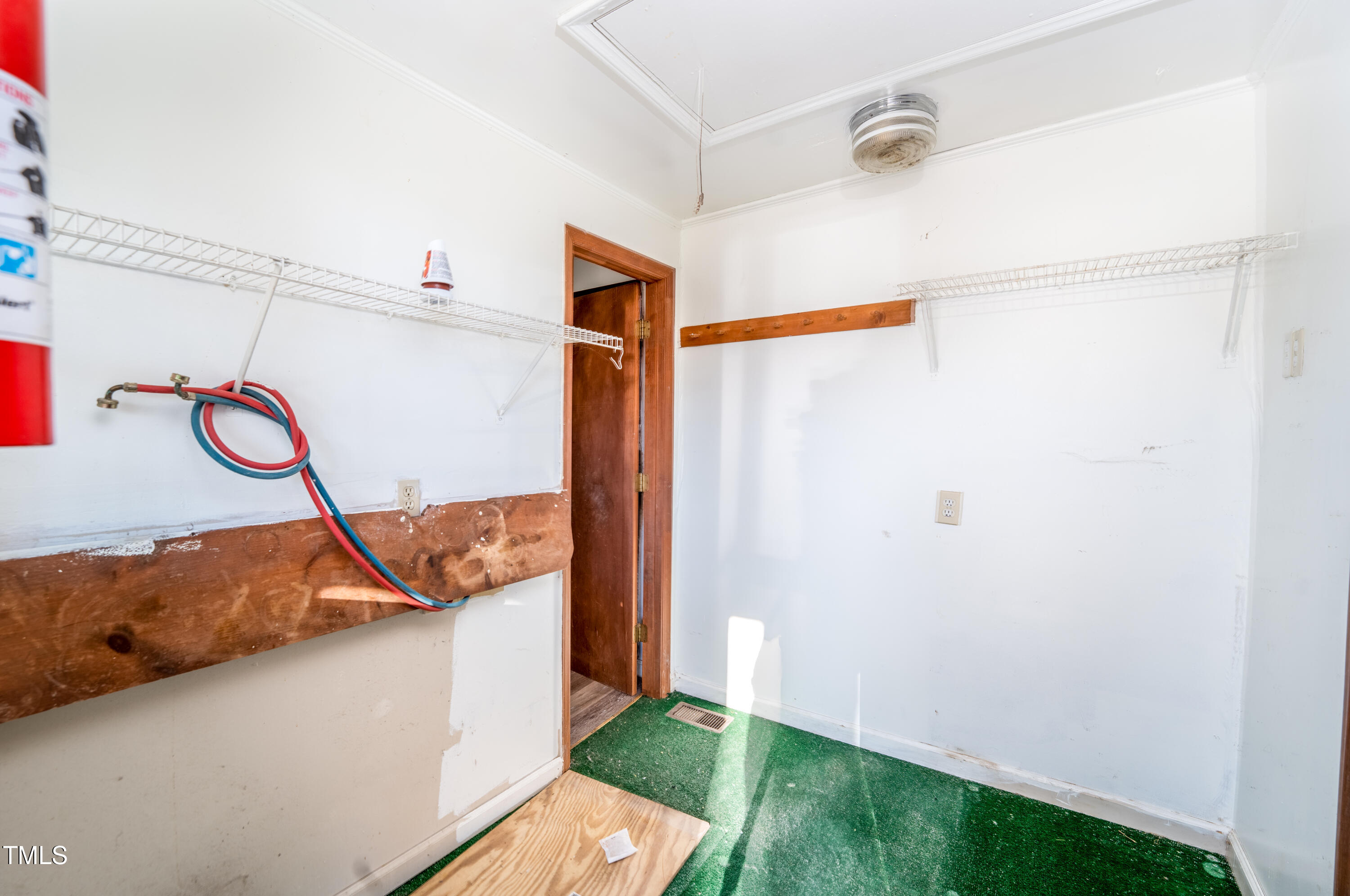 1398 Baynes Road Burlington, NC 27217 - Photo 9 of 21 9 A7404188-HDR-Edit