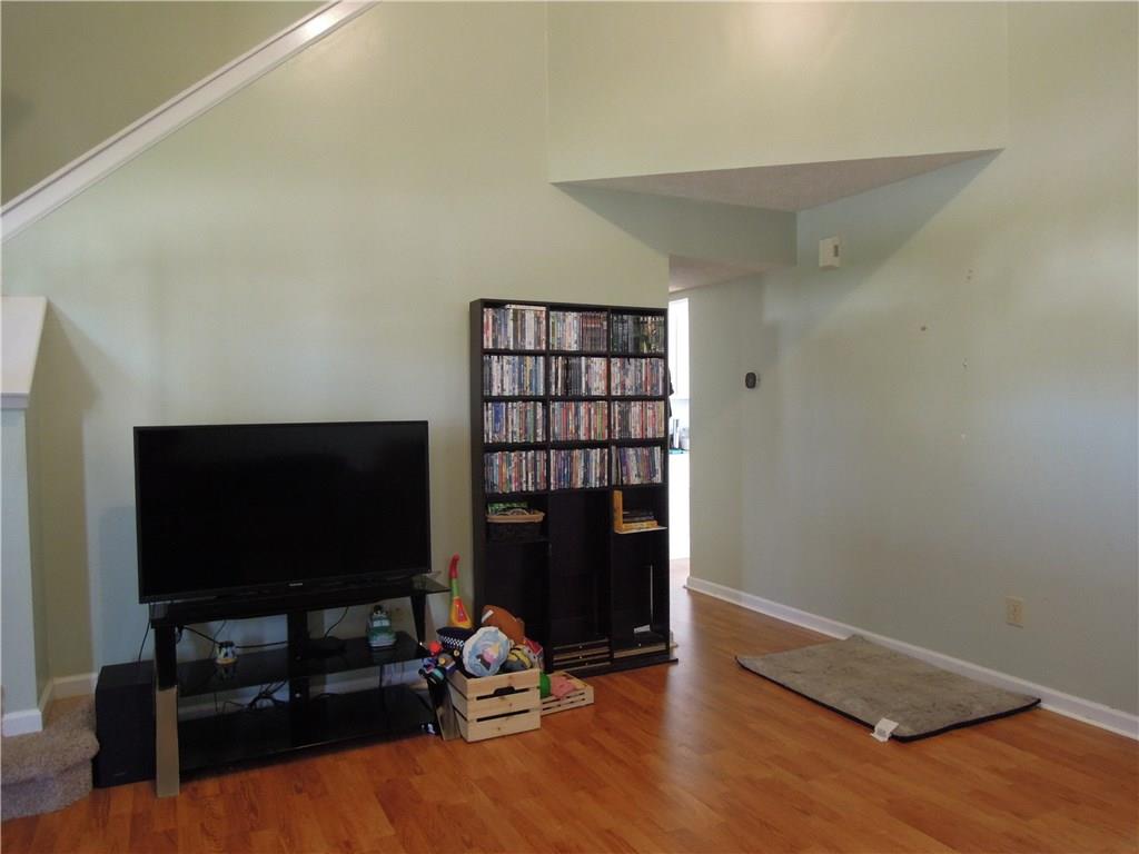 5827 Decatur Ridge Drive Indianapolis, IN 46221 - Photo 7 of 29