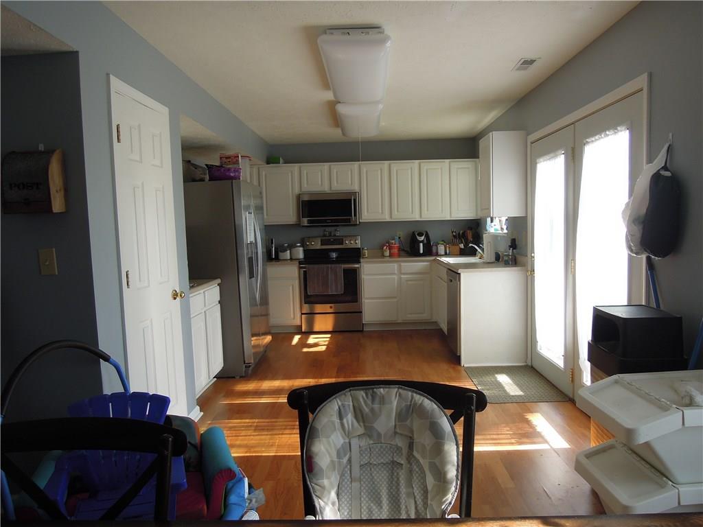 5827 Decatur Ridge Drive Indianapolis, IN 46221 - Photo 9 of 29
