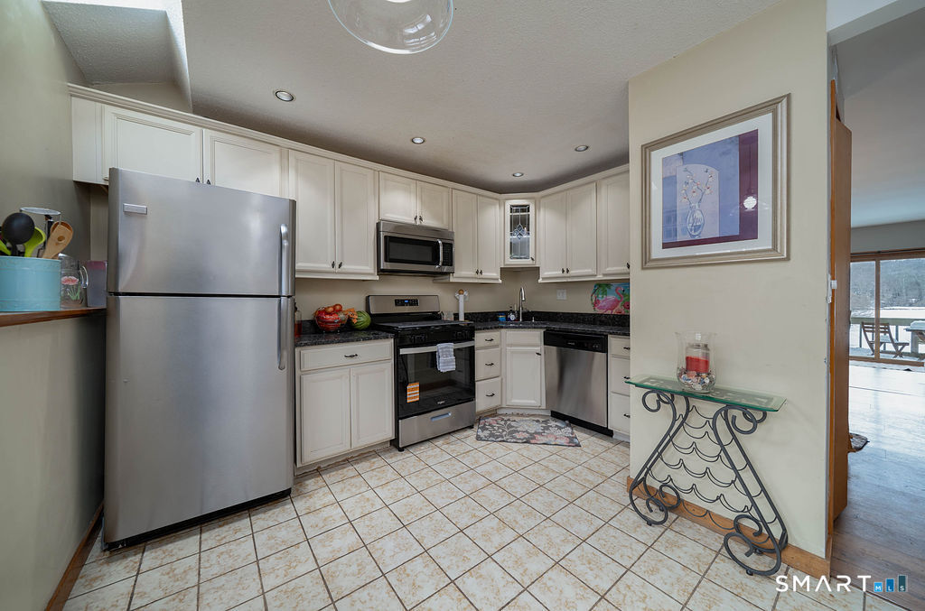 219 Twin Lakes Road, Unit A North Branford, CT 06471 - Photo 8 of 33