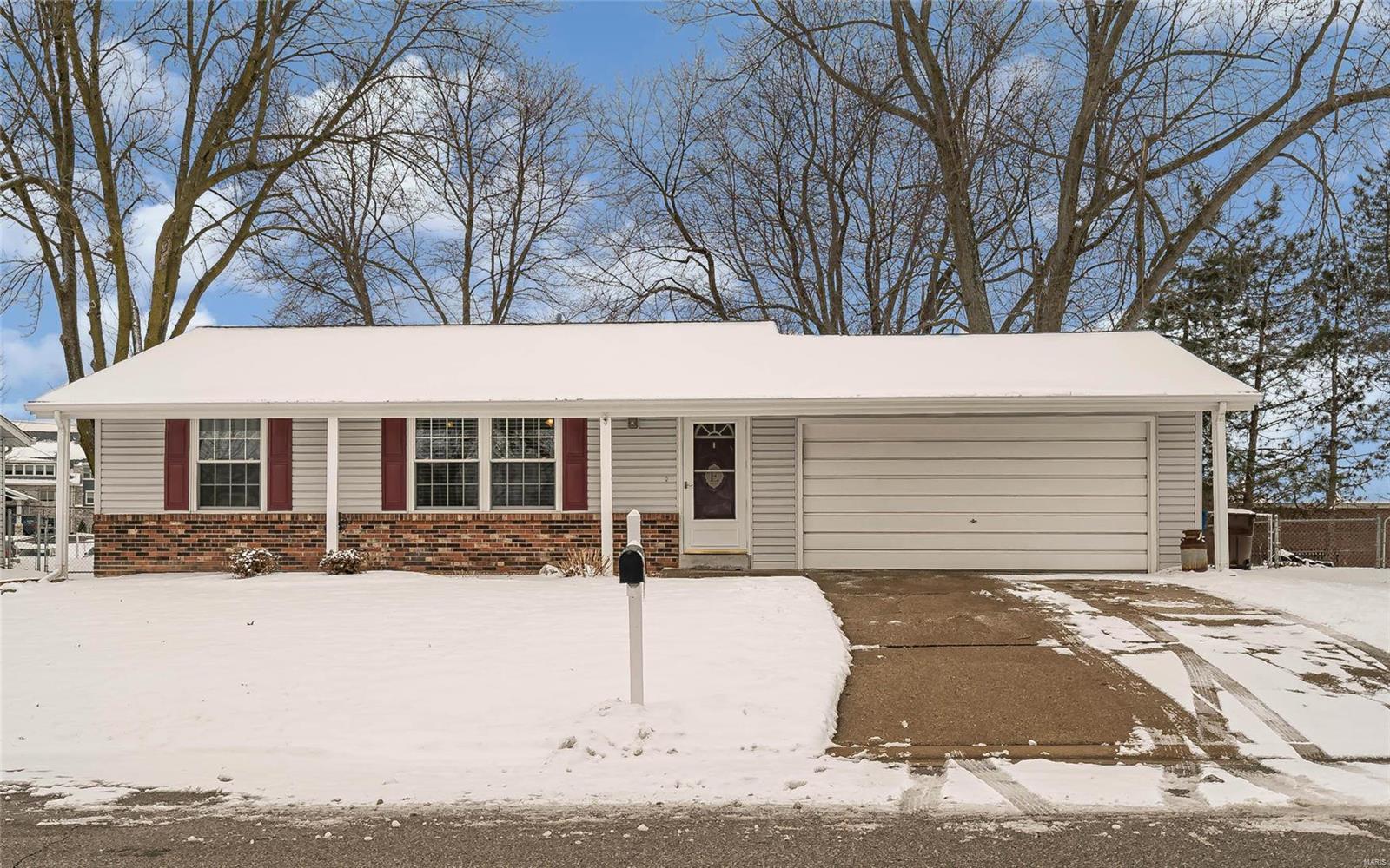 50 Country Hill Road St. Peters, MO 63376 - Photo 1 of 39