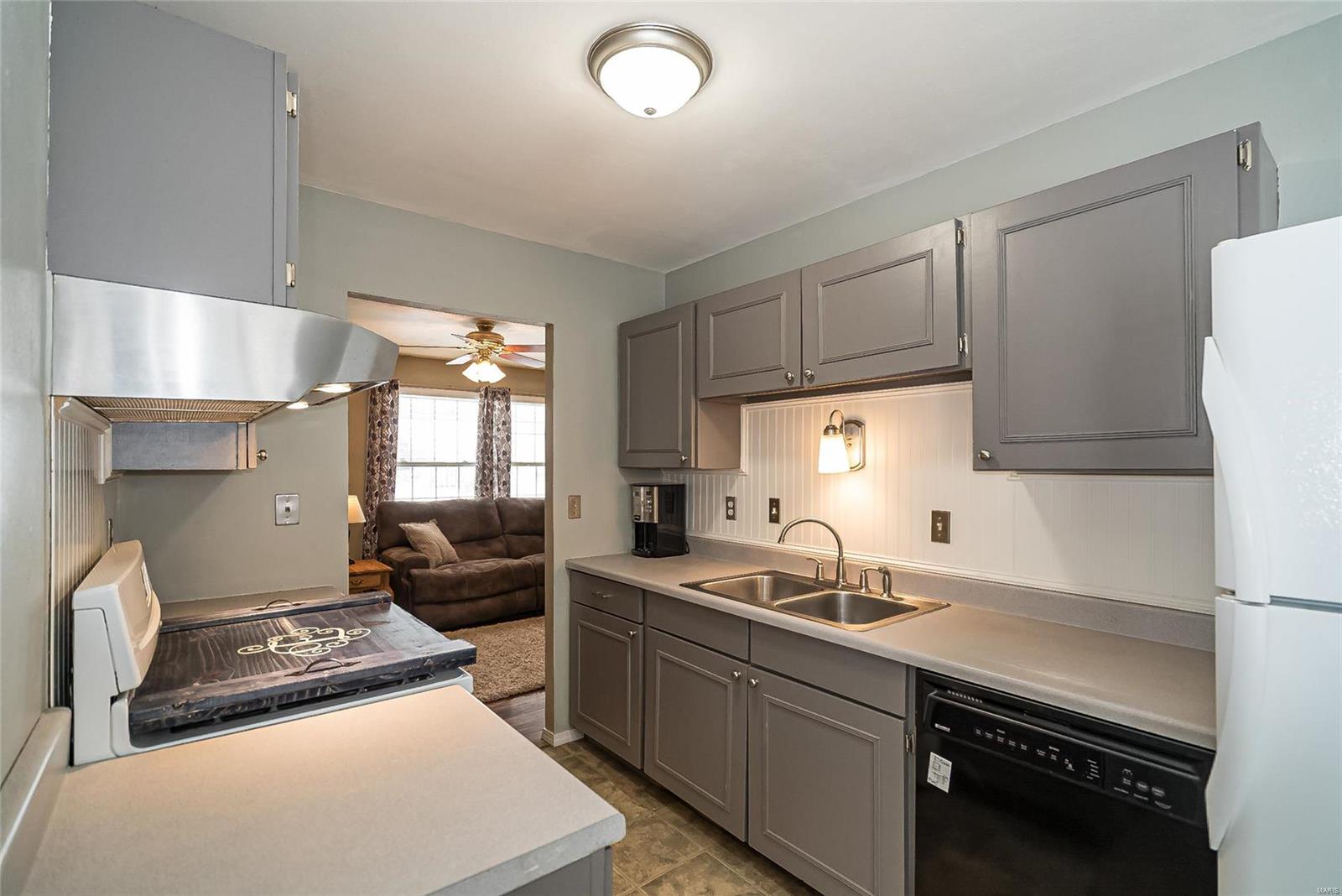50 Country Hill Road St. Peters, MO 63376 - Photo 8 of 39