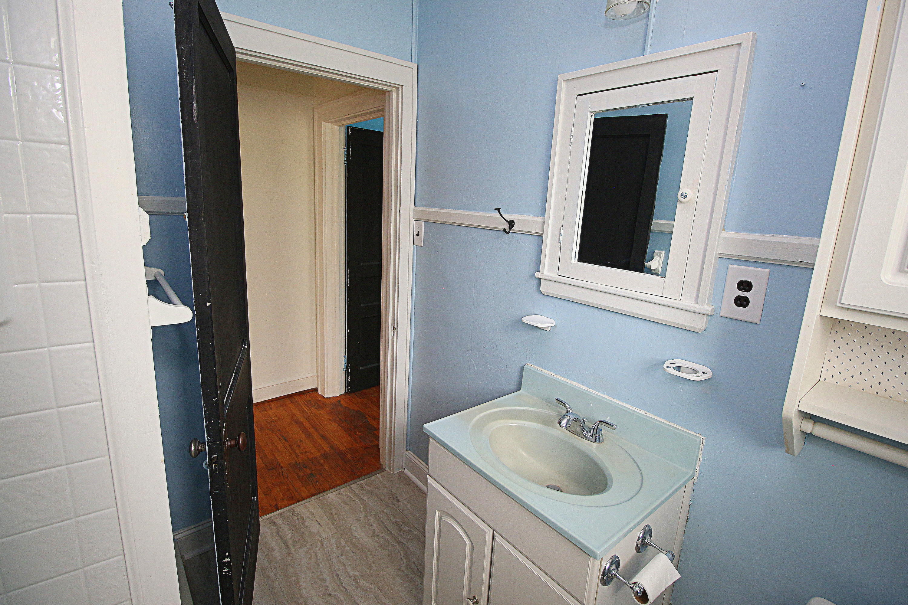 515 Liberty Road Northeast Roanoke, VA 24012 - Photo 12 of 35 300 dpi6