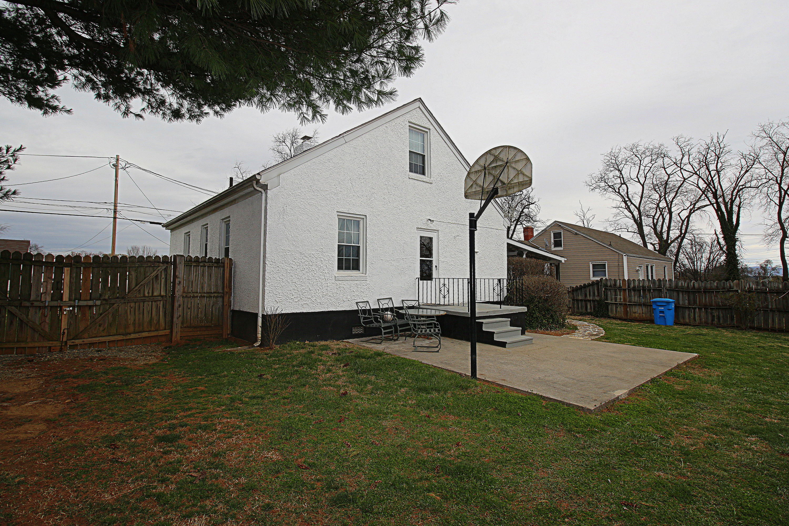 515 Liberty Road Northeast Roanoke, VA 24012 - Photo 23 of 35 300 dpi34