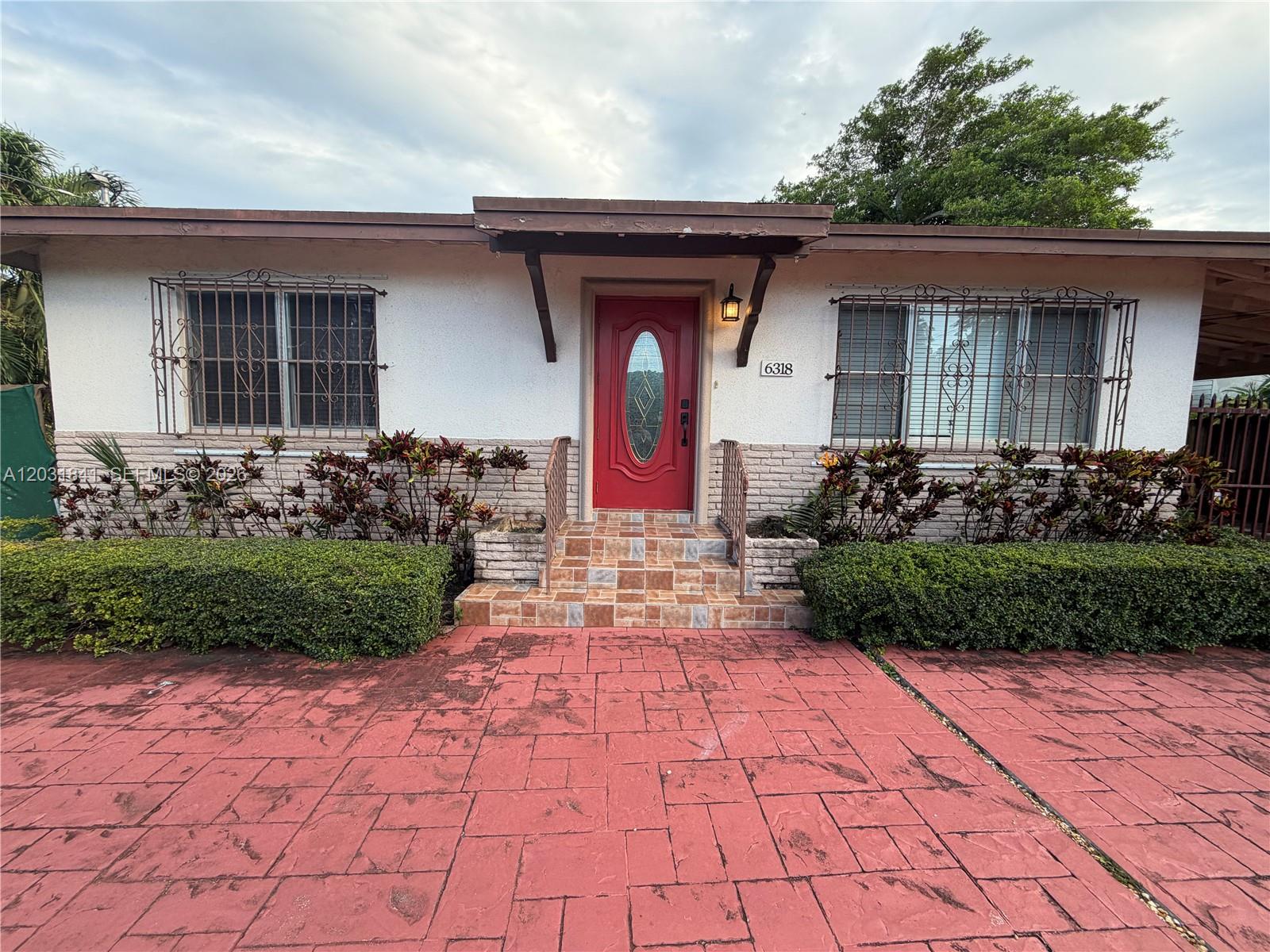 6318 Southwest 27th Street Miami, FL 33155 - Photo 2 of 15
