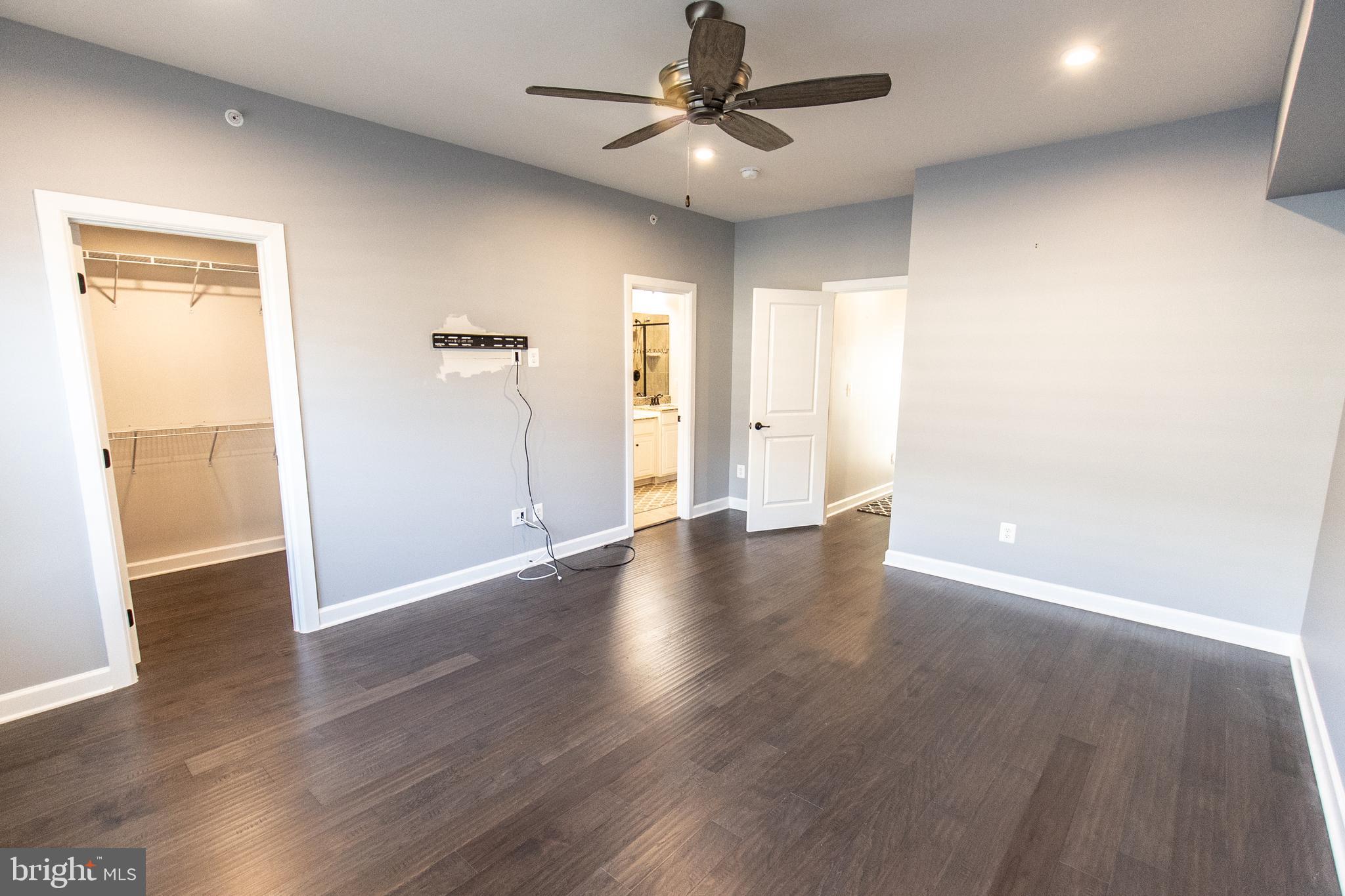 22304 Seabring Terrace Ashburn, VA 20148 - Photo 15 of 35