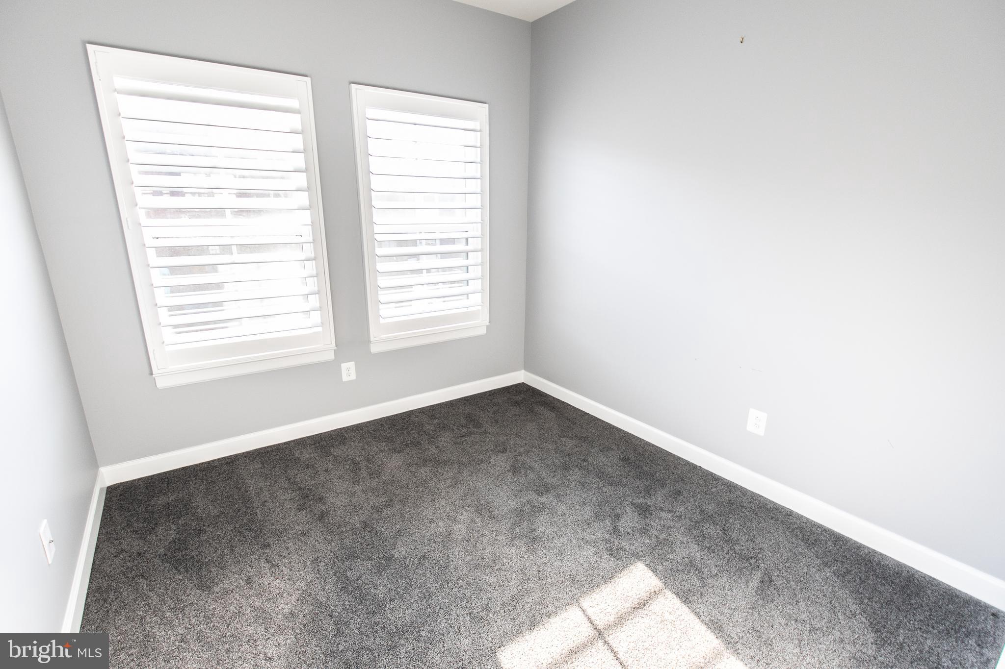 22304 Seabring Terrace Ashburn, VA 20148 - Photo 22 of 35