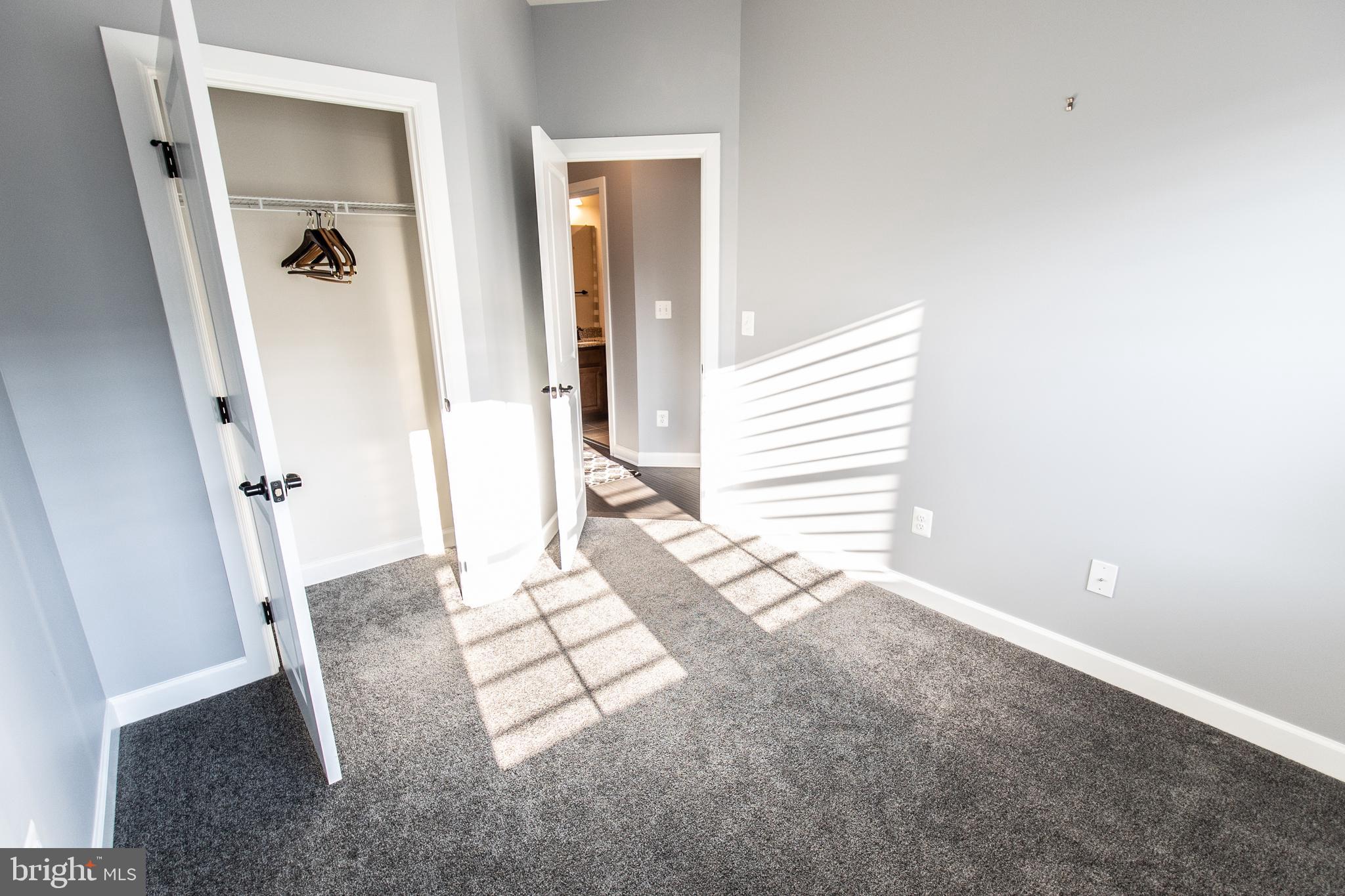 22304 Seabring Terrace Ashburn, VA 20148 - Photo 23 of 35