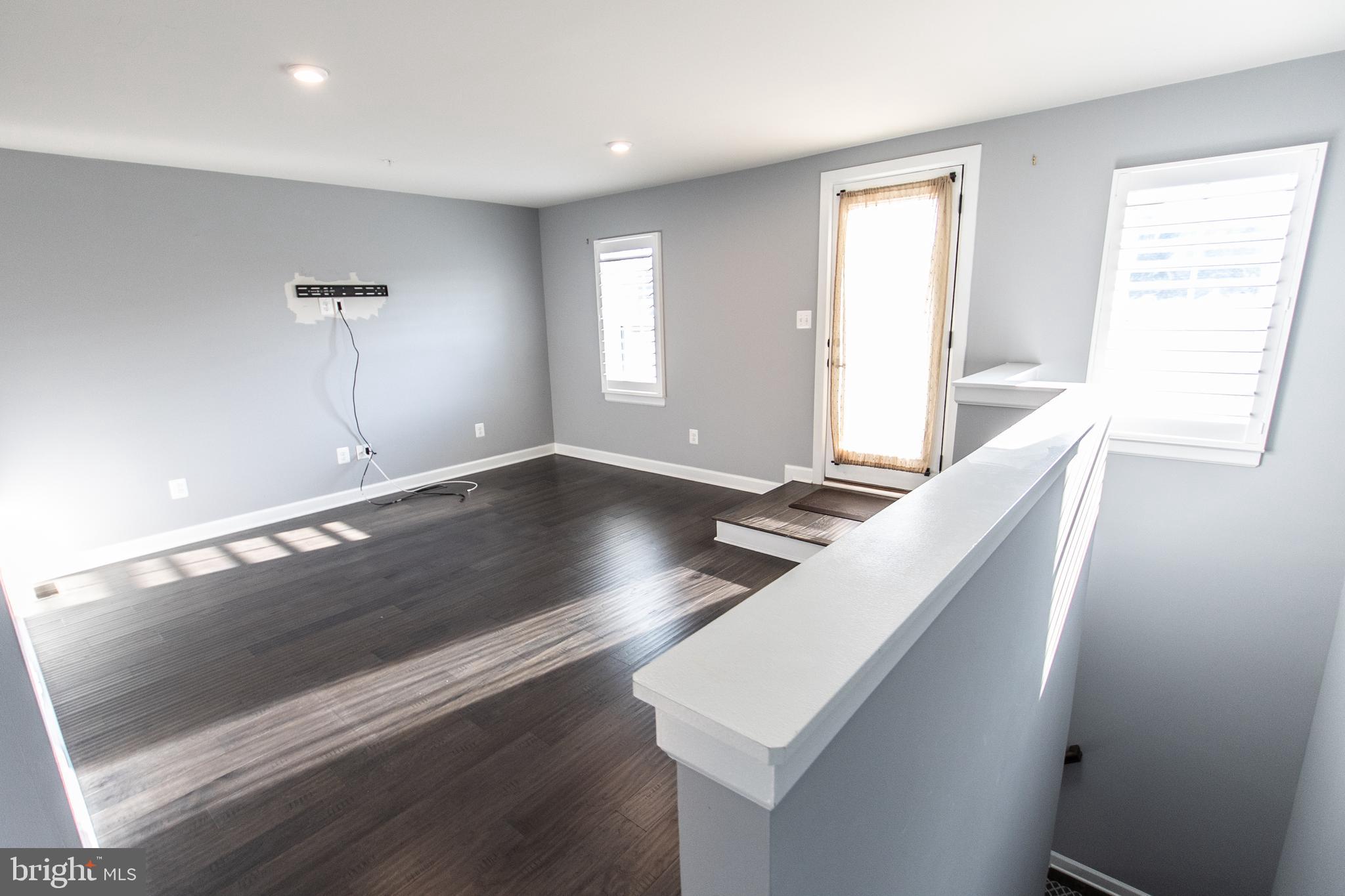 22304 Seabring Terrace Ashburn, VA 20148 - Photo 24 of 35