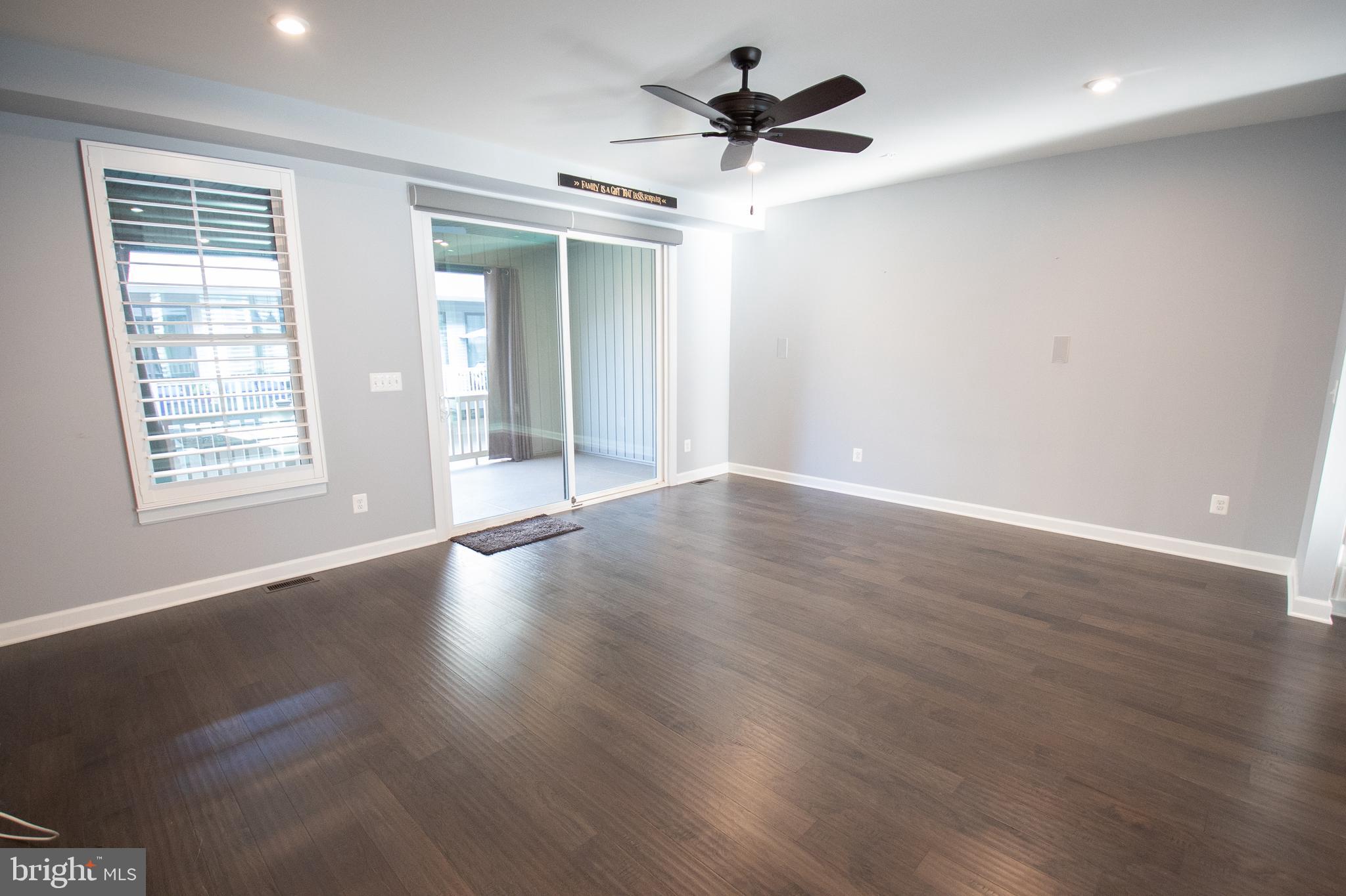 22304 Seabring Terrace Ashburn, VA 20148 - Photo 3 of 35