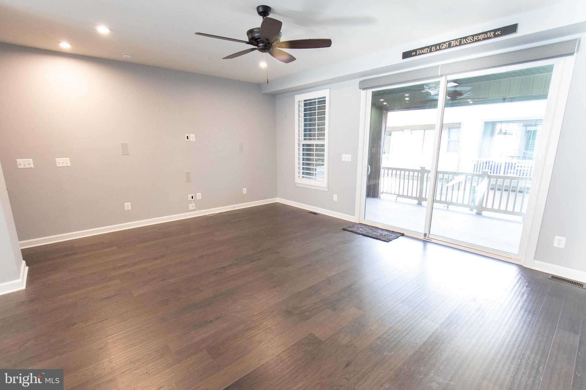 22304 Seabring Terrace Ashburn, VA 20148 - Photo 4 of 35