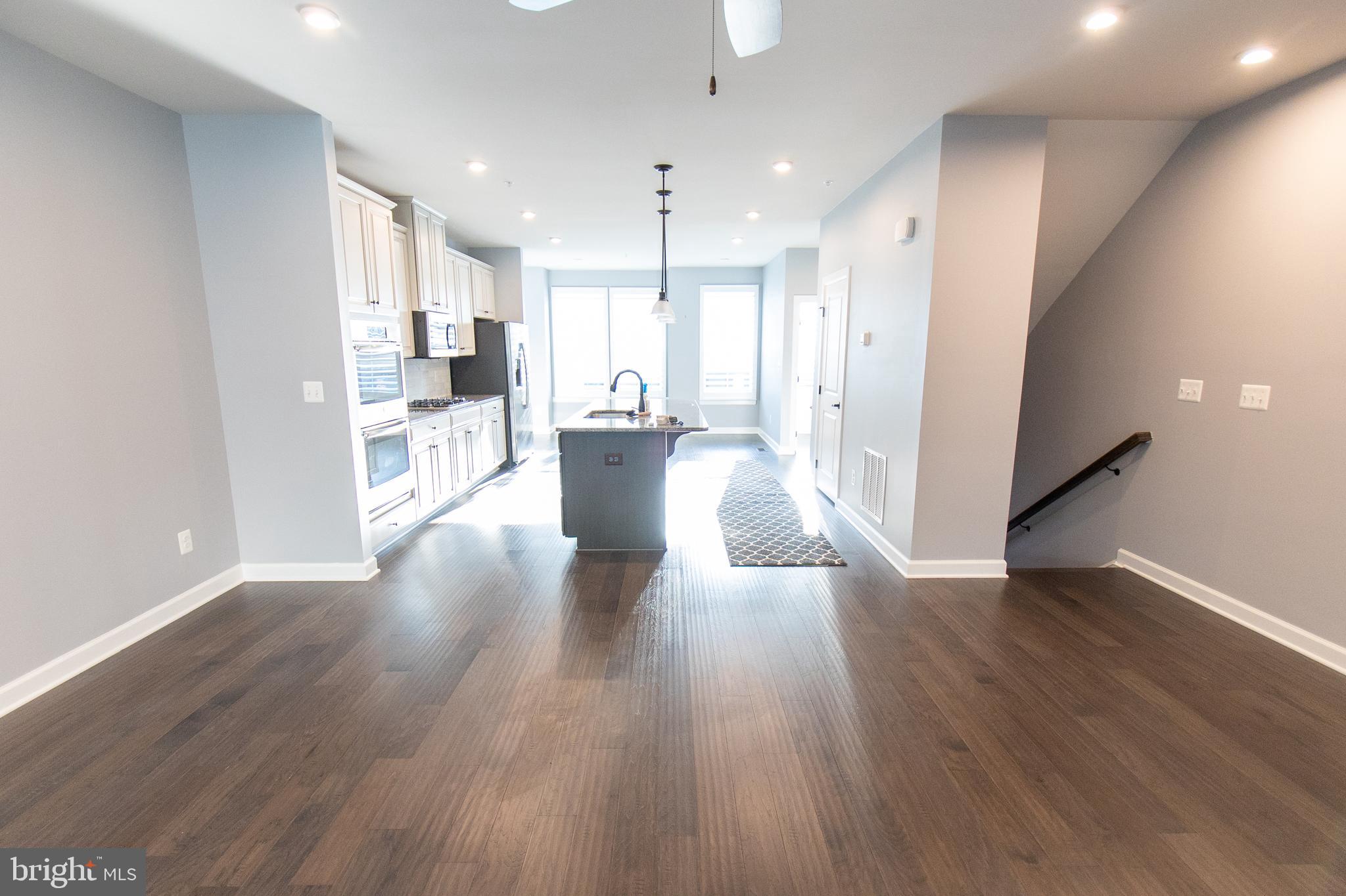 22304 Seabring Terrace Ashburn, VA 20148 - Photo 6 of 35