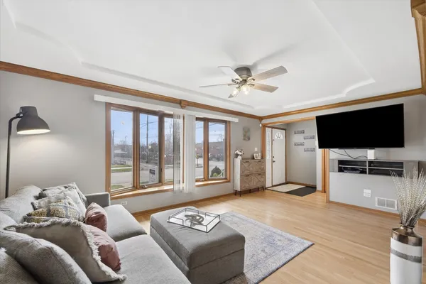 $550,000 | 5446 South Rutherford Avenue, Chicago, IL 60638