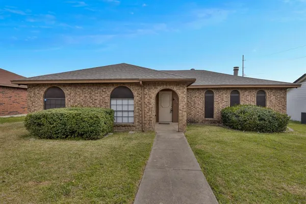 $1,775 | 4534 Preston Trail Drive, Mesquite, TX 75150