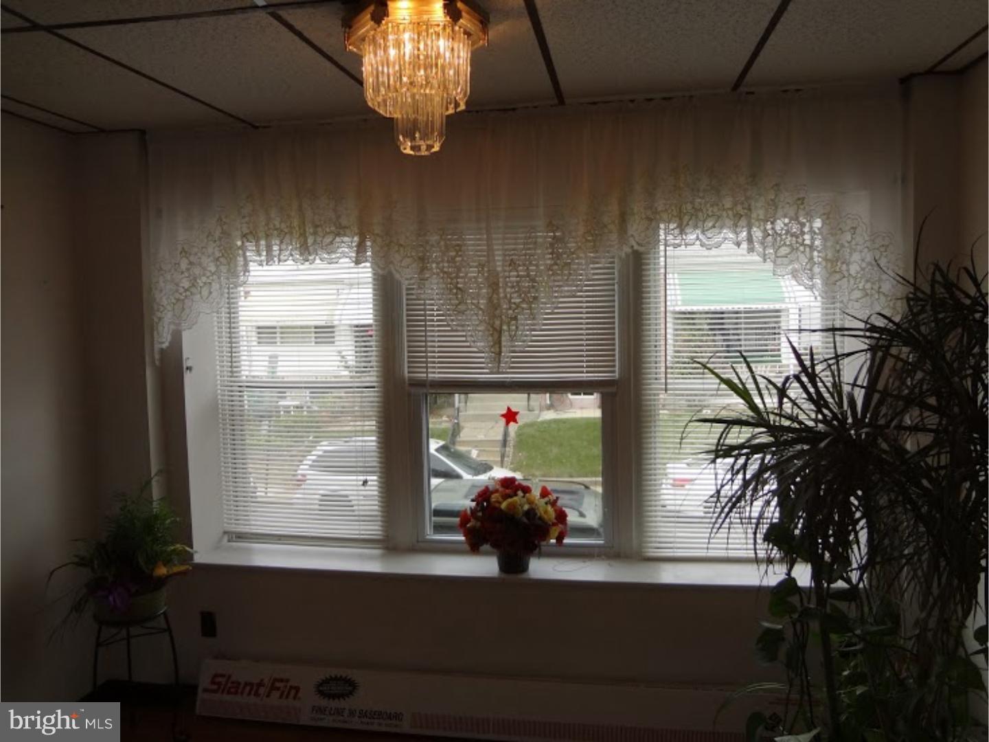 242 Huntley Road Upper Darby, PA 19082 - Photo 4 of 21