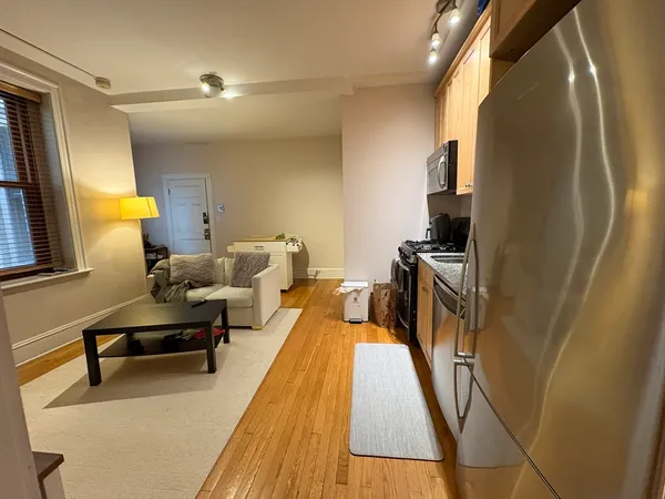 $3,000 | 8 Garrison Street, Unit 508, Boston, MA 02116