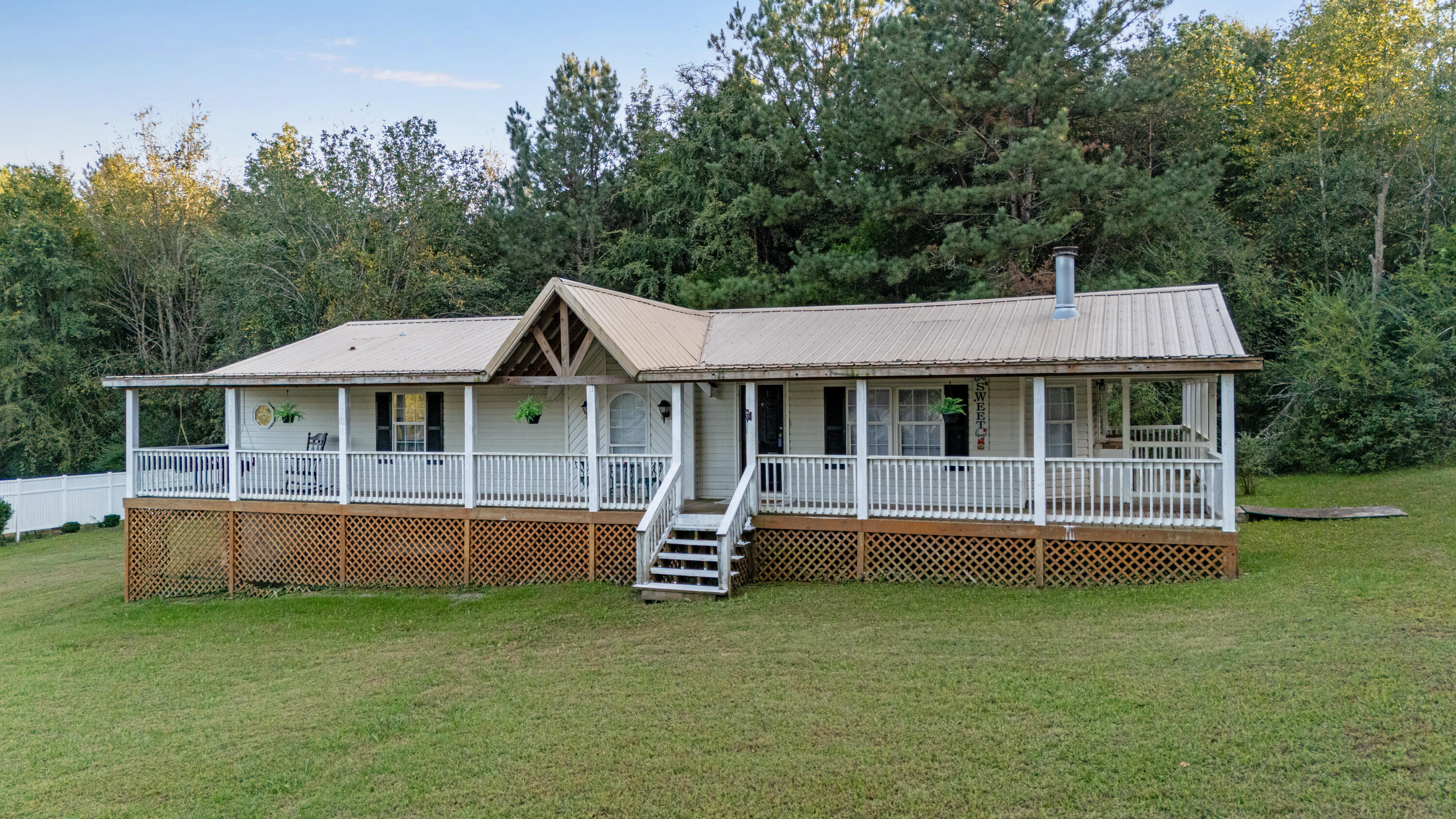 270 Dream Circle Jasper, TN 37347 - Photo 1 of 27 DJI_20251008183418_0251_D
