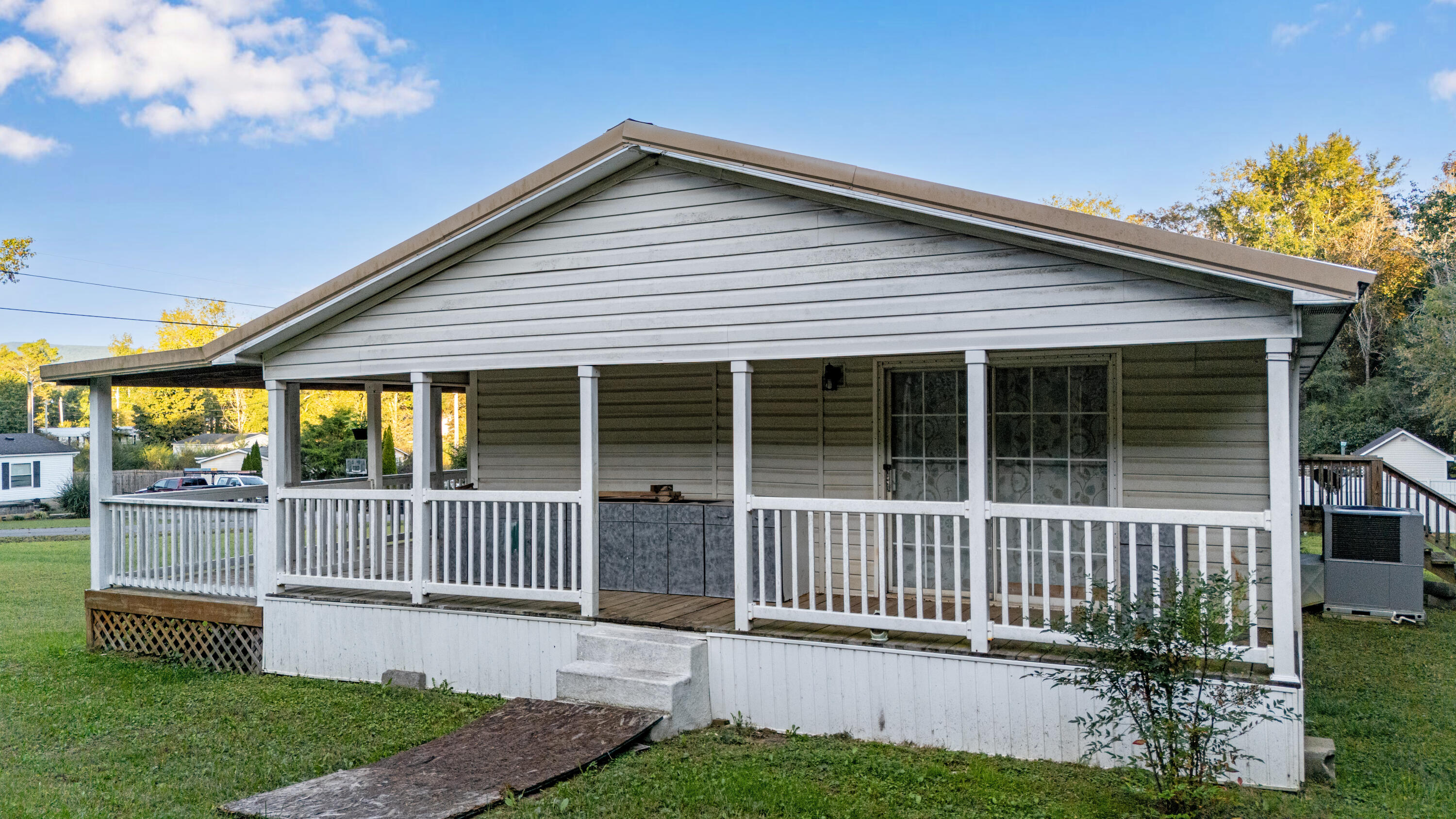 270 Dream Circle Jasper, TN 37347 - Photo 3 of 27 DJI_20251008183659_0276_D