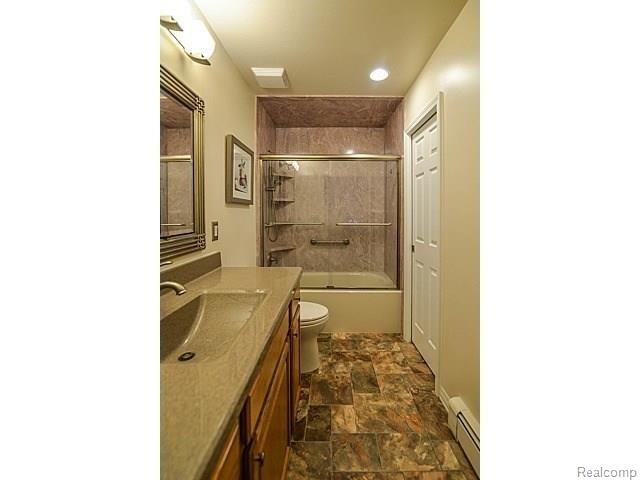 2251 Spruce Ridge Howell, MI 48855 - Photo 36 of 56 36217015781_28.jpg