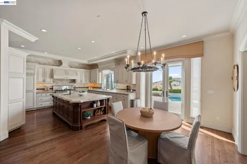 $5,750,000 | 27 Eagle Ridge Lane, Danville, CA 94506