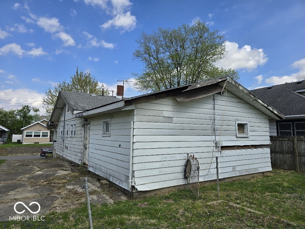 1611 Johnson Avenue Anderson, IN 46016 - Photo 4 of 12