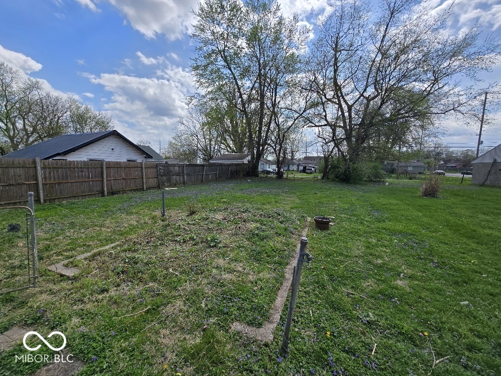 1611 Johnson Avenue Anderson, IN 46016 - Photo 5 of 12