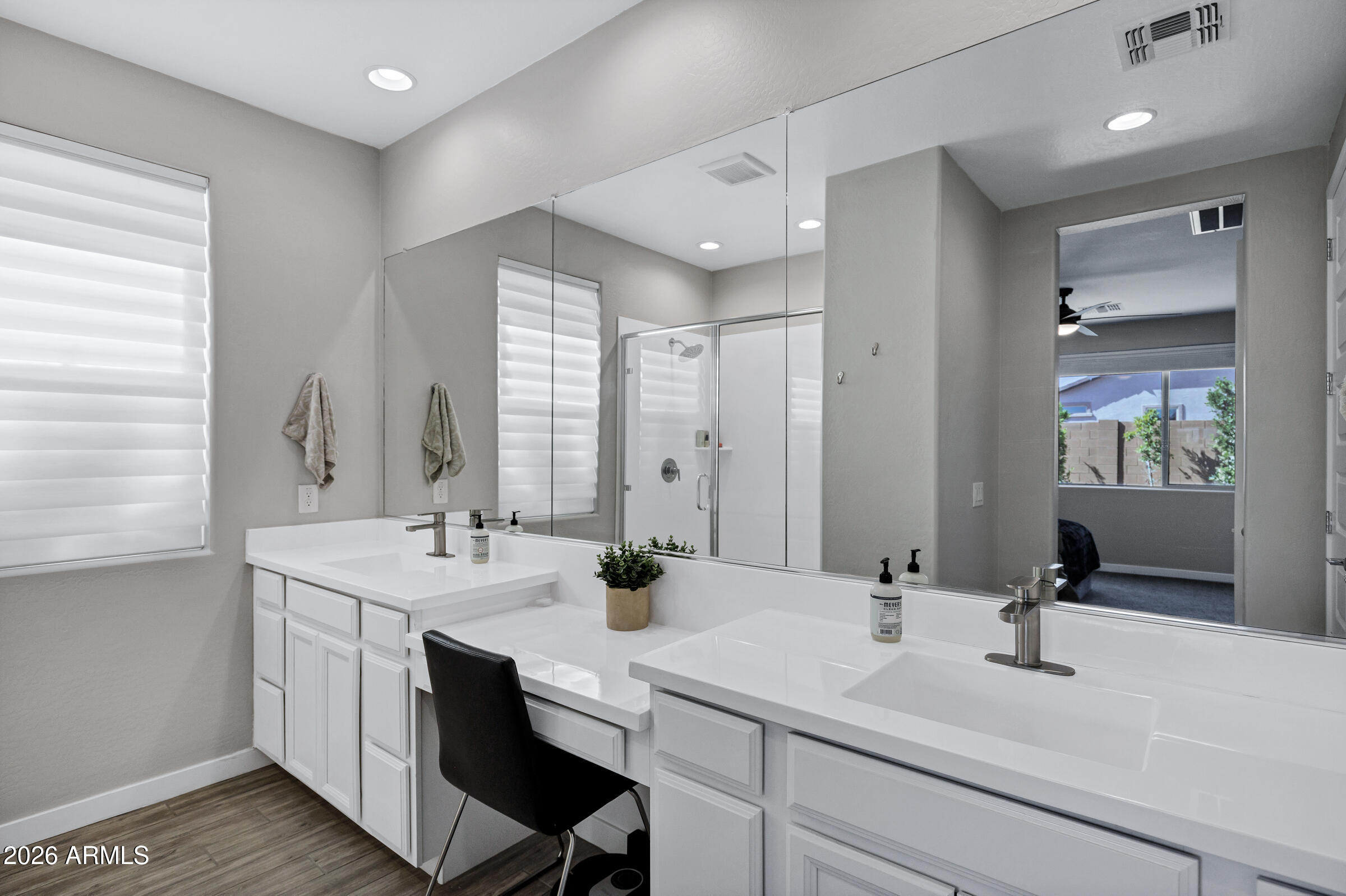 12243 East Sereno Road Gold Canyon, AZ 85118 - Photo 20 of 37 a bathroom with 2 sink and a mirror