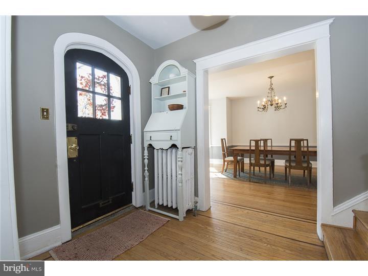 412 Kent Road Bala Cynwyd, PA 19004 - Photo 3 of 20 Foyer