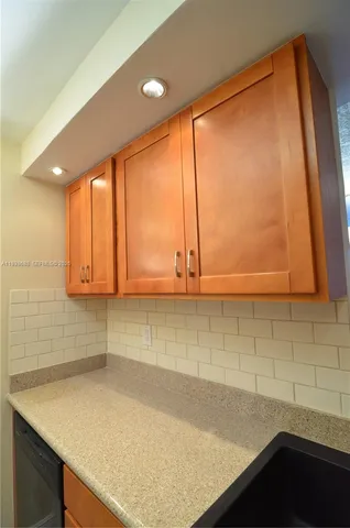 $1,900 | 2935 Northeast 163rd Street, Unit 5U, North Miami Beach, FL 33160