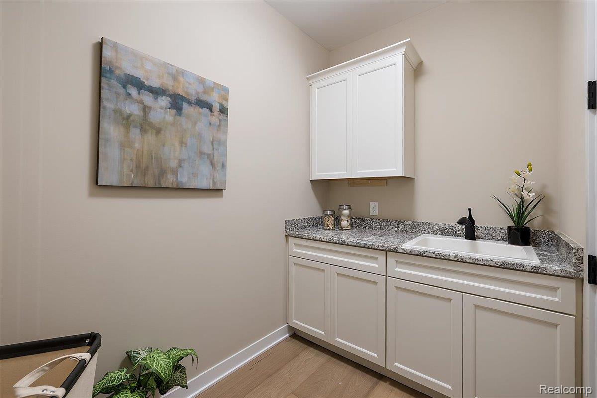 2032 Breckenridge Court, Unit 9 Rochester, MI 48309 - Photo 24 of 39 11-2020 Breckenridge-36.jpg