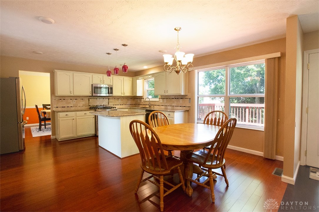 820 Springmill Drive Springboro, OH 45066 - Photo 3 of 49