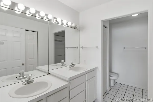 $245,000 | 44 Emerald Bay Court, Unit 1B, Lake Ozark, MO 65049