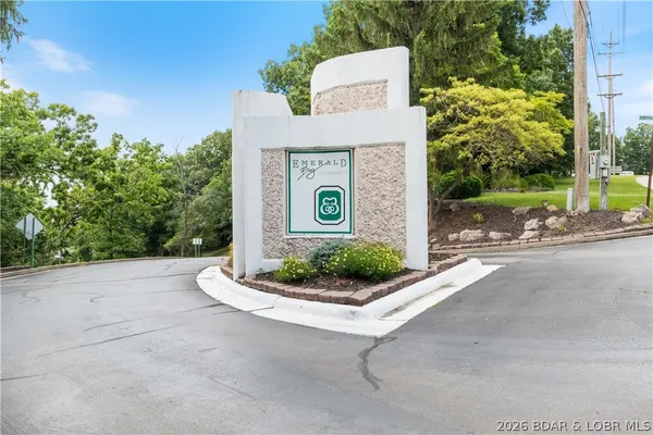 $245,000 | 44 Emerald Bay Court, Unit 1B, Lake Ozark, MO 65049