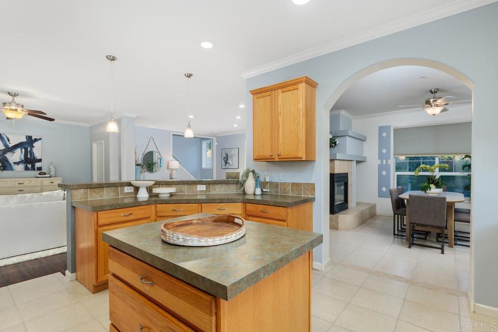 212 Acropolis Way Vista, CA 92084 - Photo 11 of 36