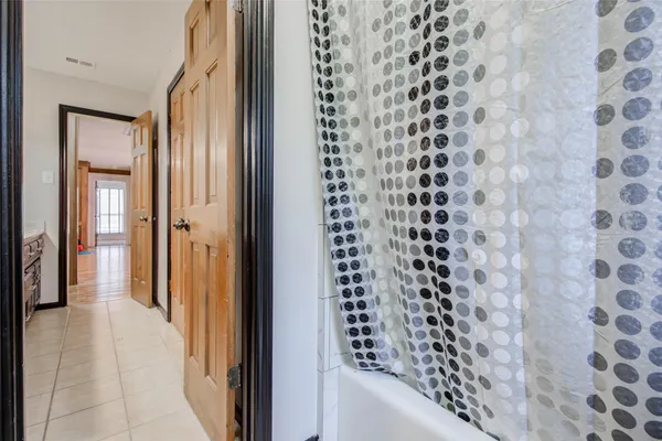 a very nice looking room with many windows