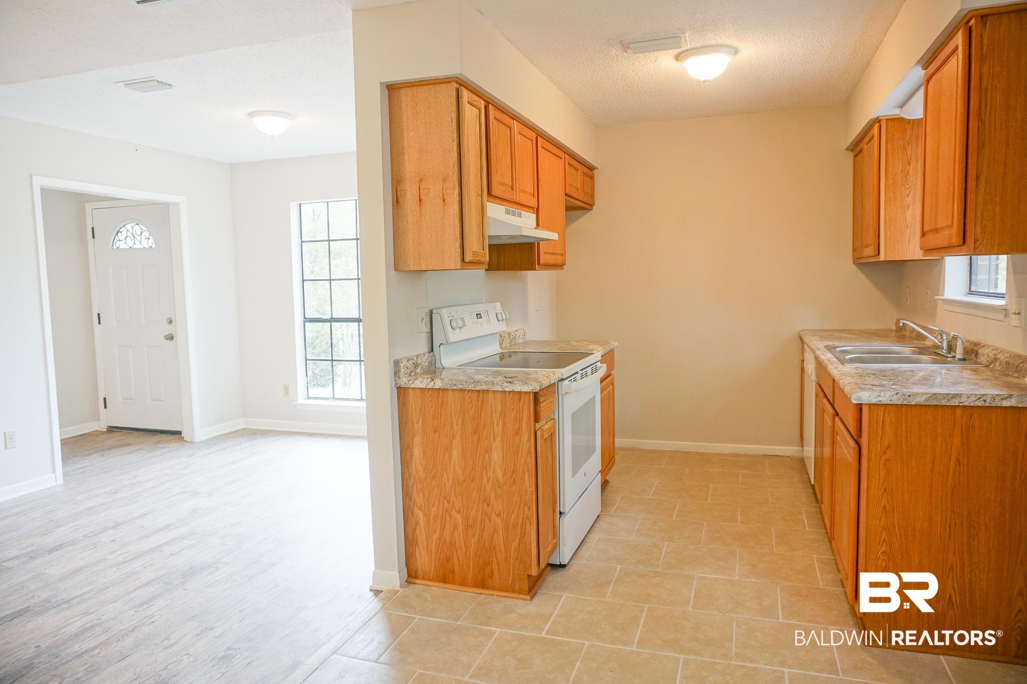 5709 Woodchase Circle West Theodore, AL 36582 - Photo 3 of 14