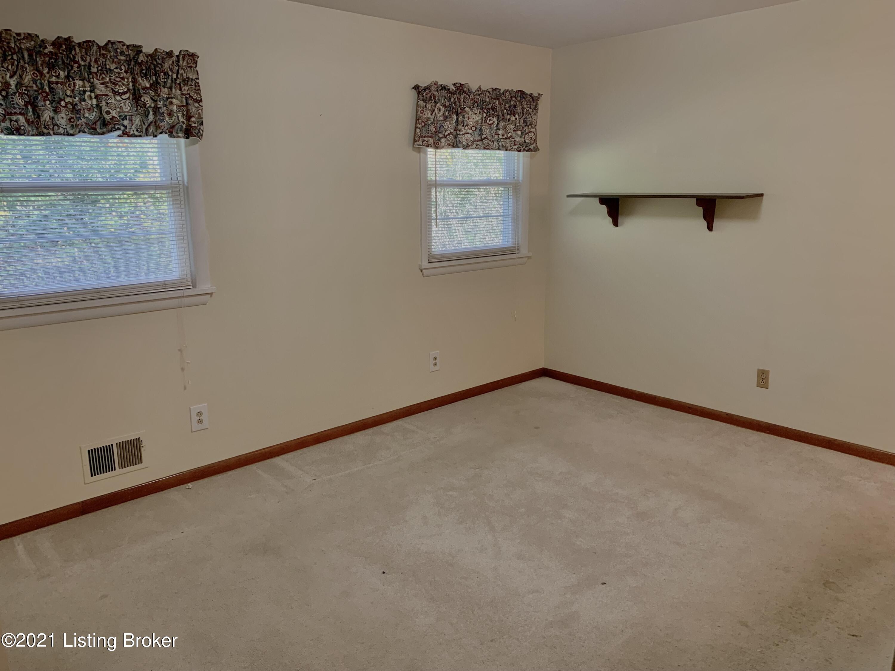 4007 Fern Valley Road Louisville, KY 40219 - Photo 20 of 39 PBR1