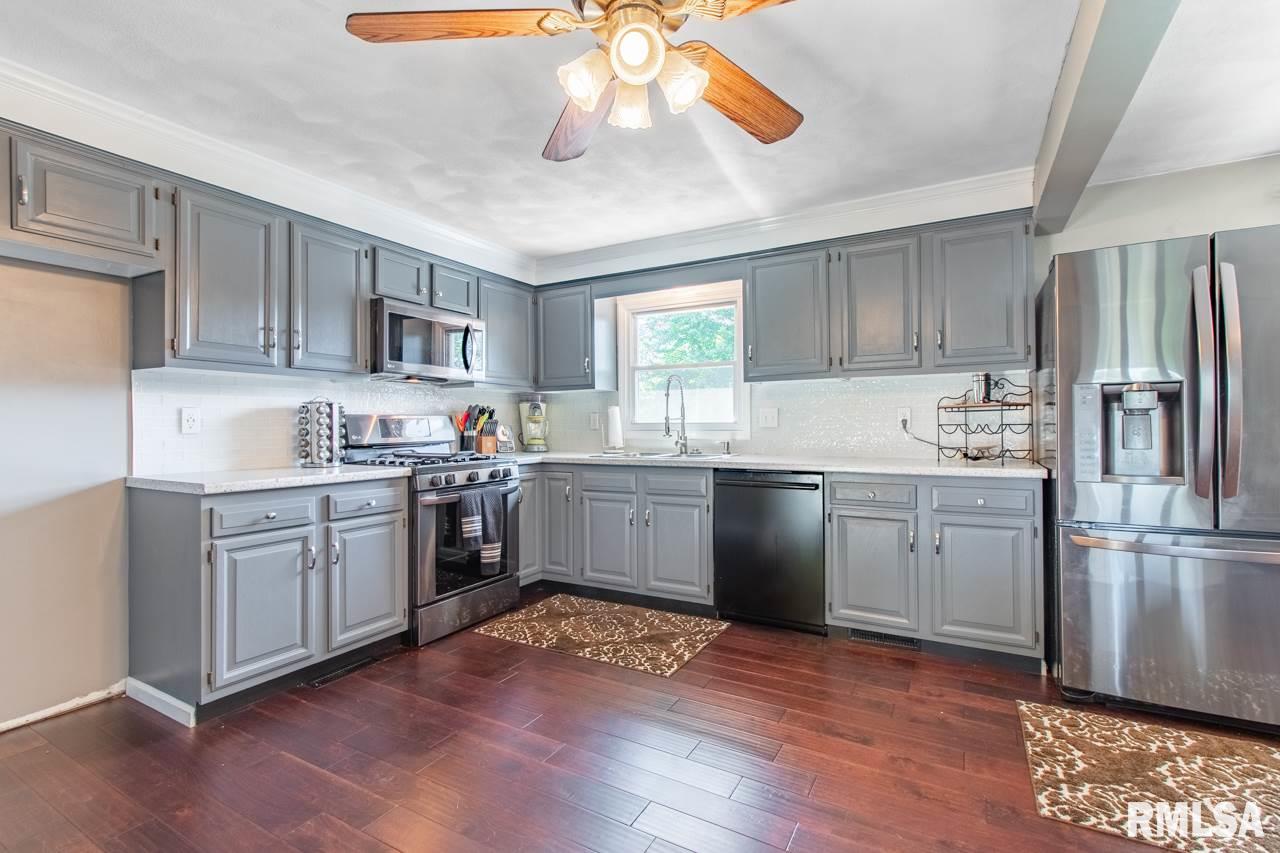 1420 Highview Road East Peoria, IL 61611 - Photo 9 of 36 Gallery Image 9
