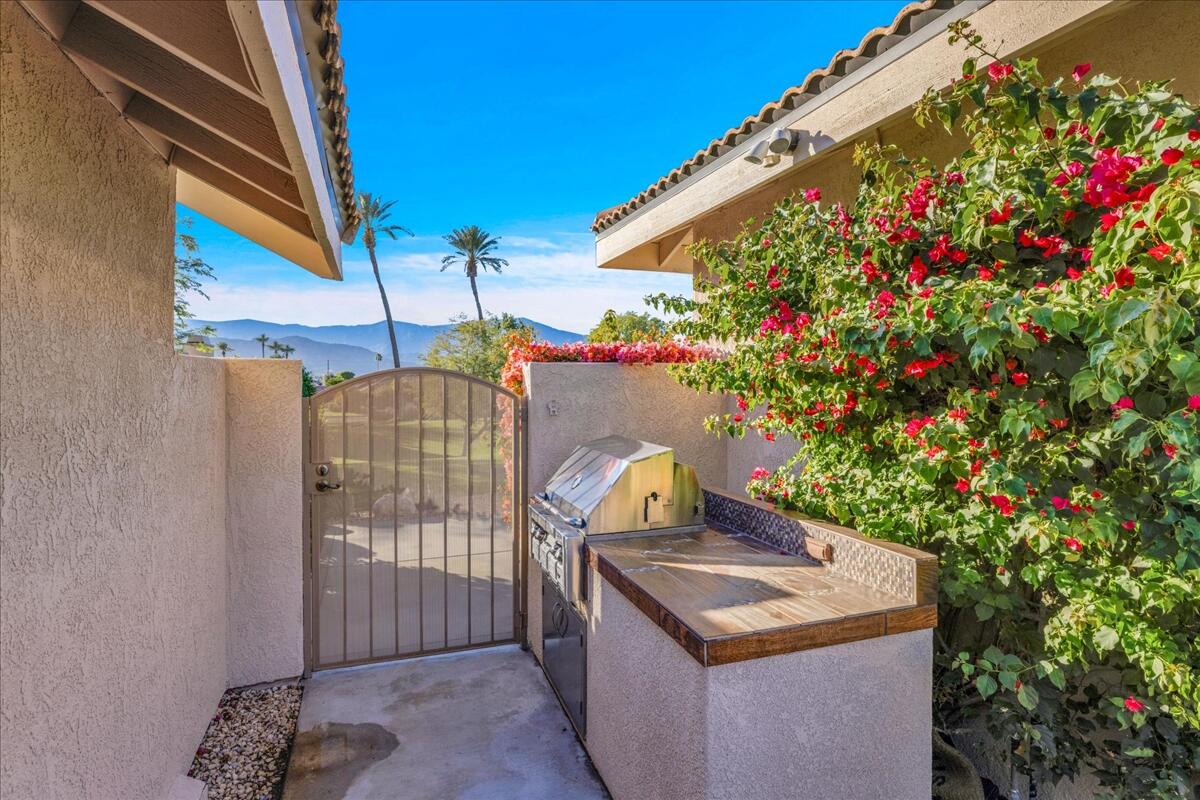 41 Verde Way Palm Desert, CA 92260 - Photo 34 of 48 036-36