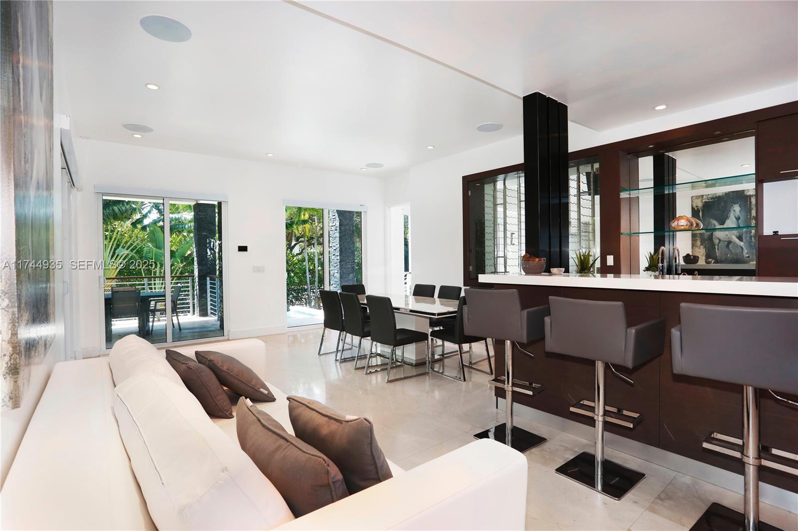 573 Warren Lane Key Biscayne, FL 33149 - Photo 14 of 35