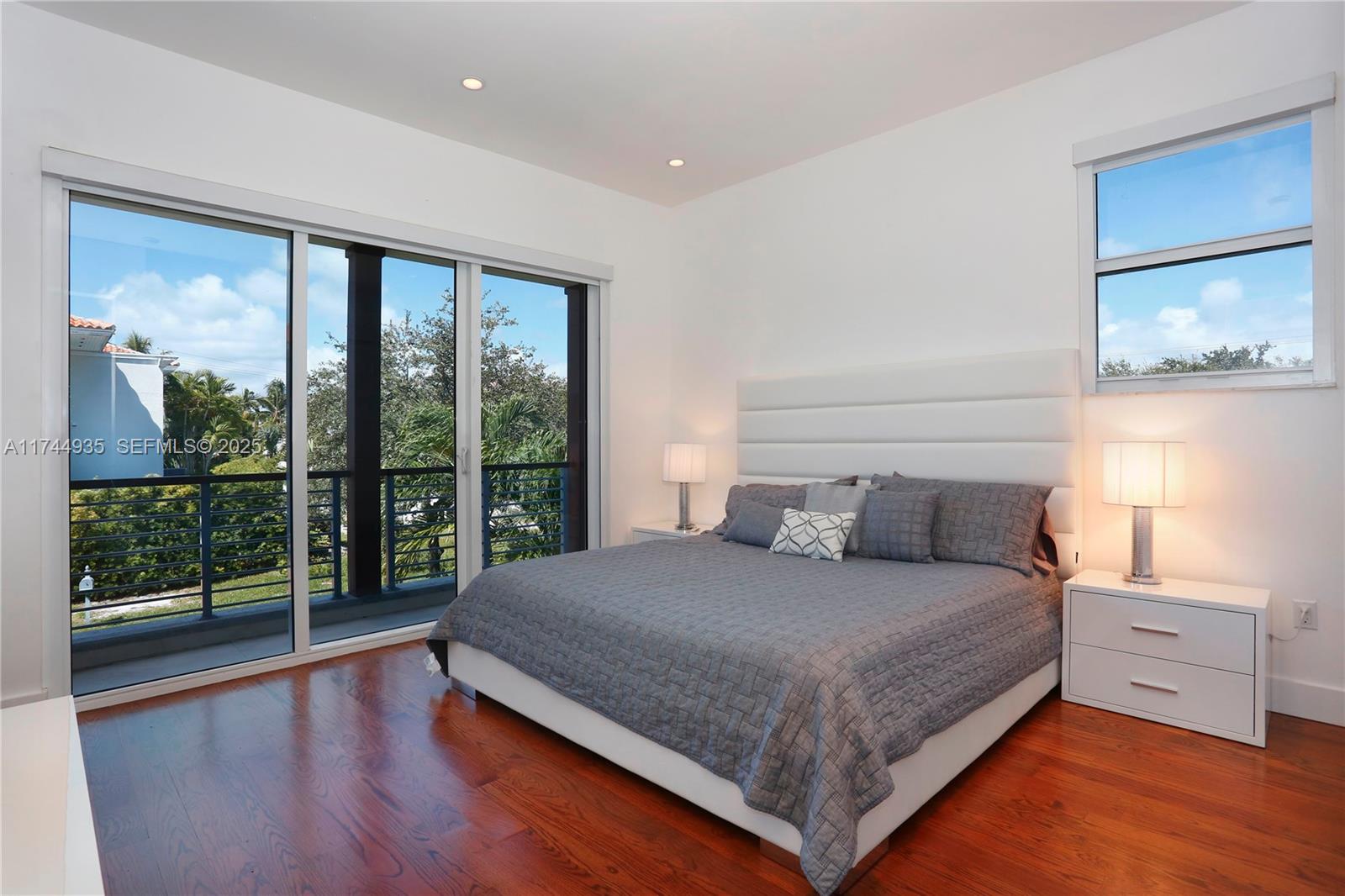 573 Warren Lane Key Biscayne, FL 33149 - Photo 18 of 35