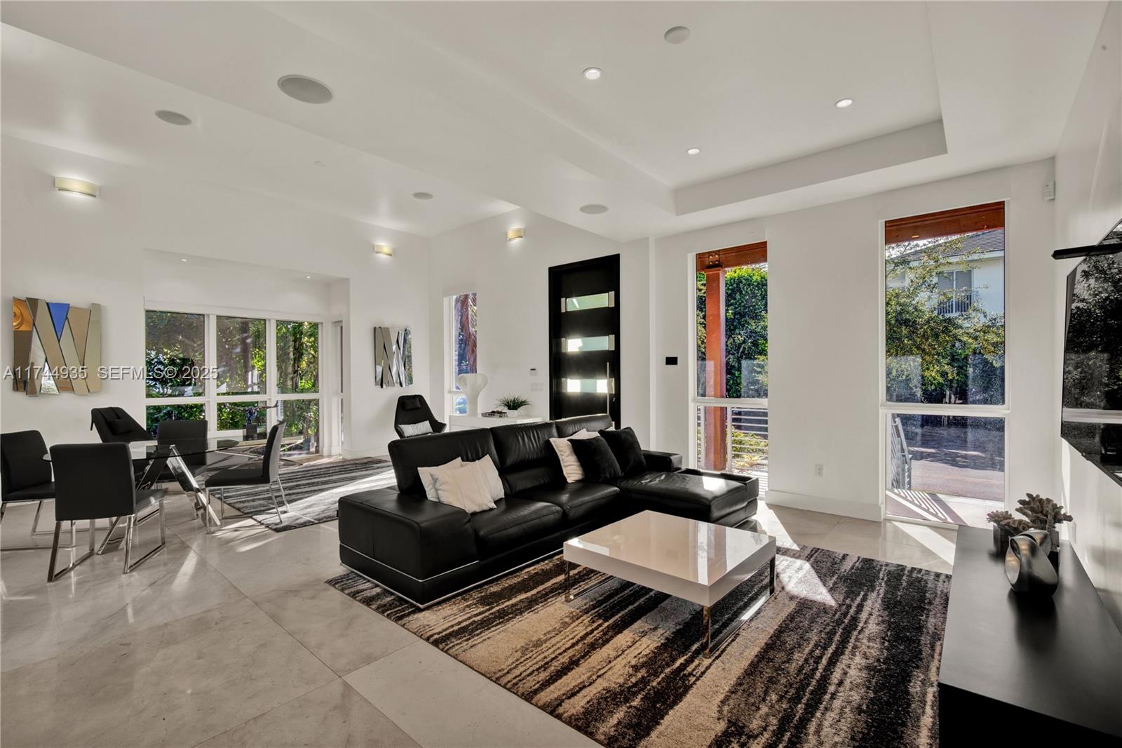 573 Warren Lane Key Biscayne, FL 33149 - Photo 19 of 35