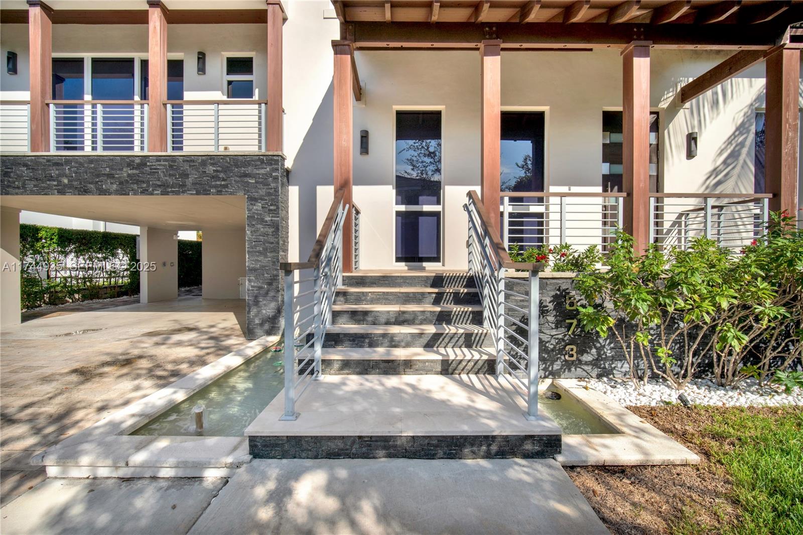 573 Warren Lane Key Biscayne, FL 33149 - Photo 23 of 35