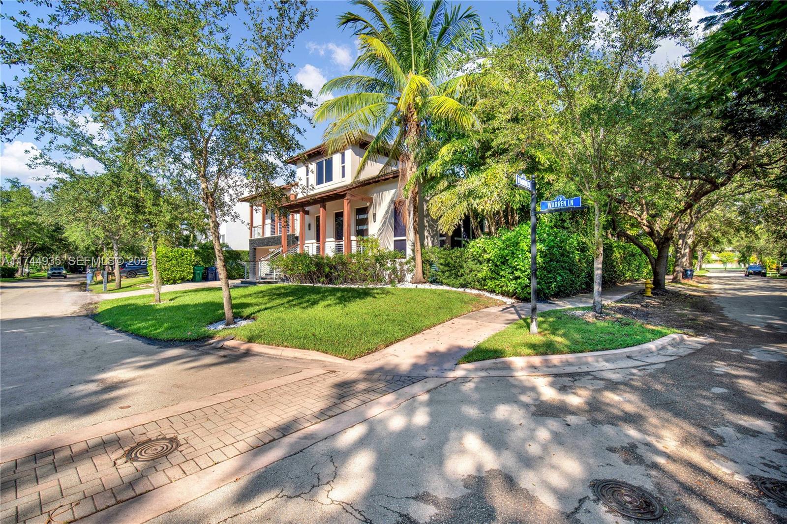 573 Warren Lane Key Biscayne, FL 33149 - Photo 28 of 35
